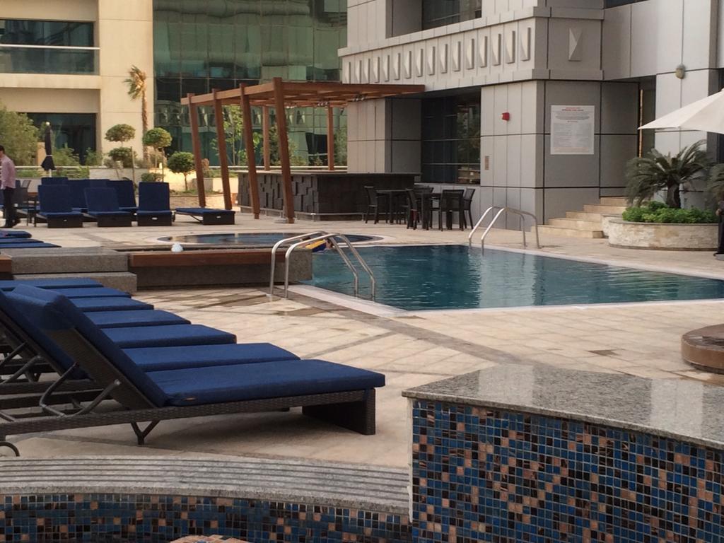 Yanjoon Holiday Homes - Princess Tower Apartments Dubái Exterior foto
