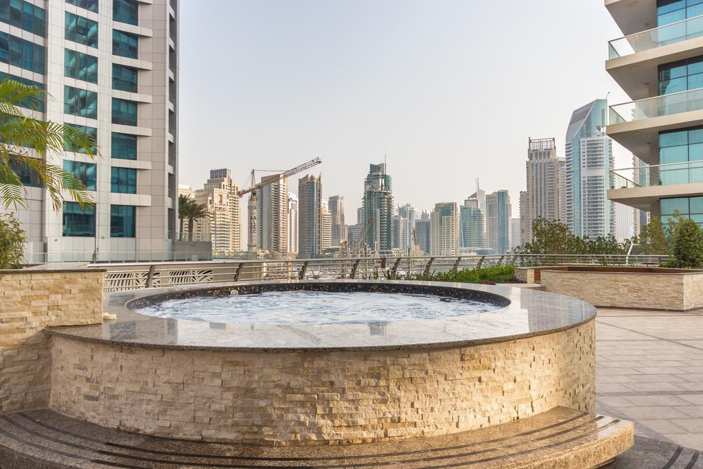 Yanjoon Holiday Homes - Princess Tower Apartments Dubái Exterior foto